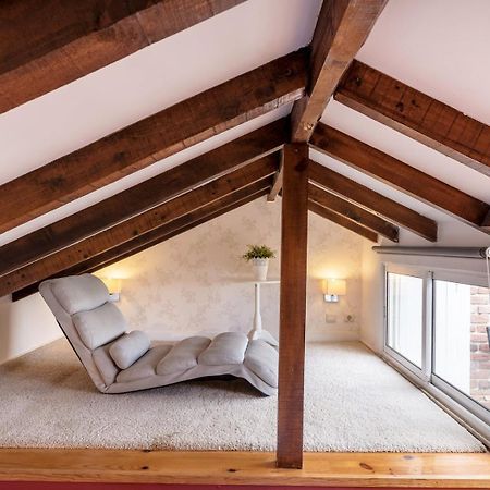 Guestready - Fantastic Rustic Duplex With Terrace Apartment Lisbon Bagian luar foto