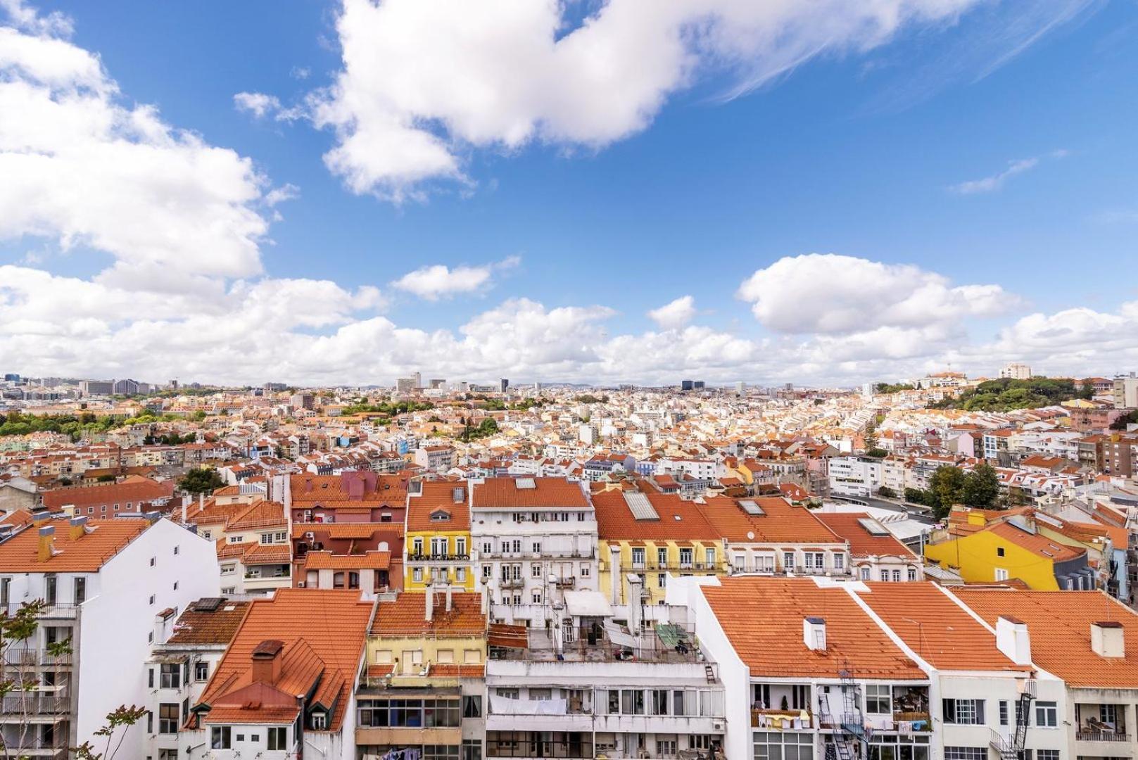 Guestready - Fantastic Rustic Duplex With Terrace Apartment Lisbon Bagian luar foto